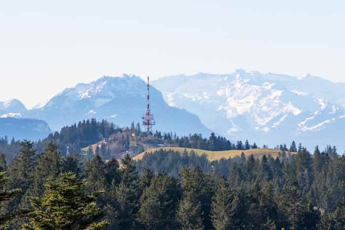 Bergkamm mit Alpenpanorama